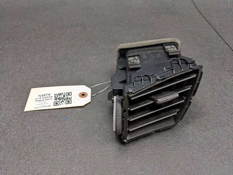 Left Driver Dash Instrument Air Vent 68761-6MA0A 2019 Nissan Rogue Sport 17 2018