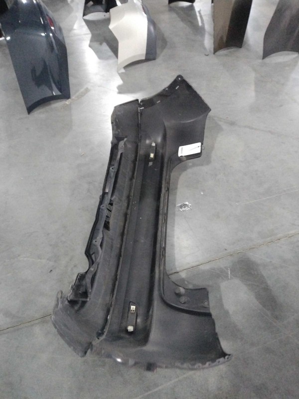 2011-2012 Nissan Juke Black Bumper Assembly OEM Used 107K Miles NJ25-25223