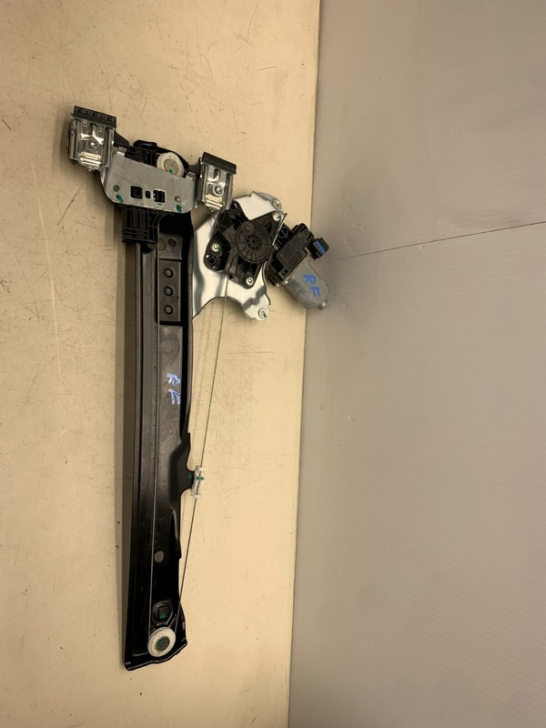 2018-2022 FORD ECOSPORT RIGHT PASSENGER FRONT DOOR POWER WINDOW MOTOR REGULATOR