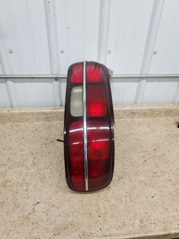 Passenger Right Tail Light Sedan Fits 91-92 CAPRICE 296888