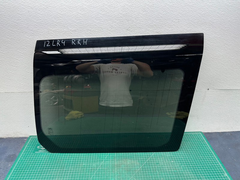 05-16 Land Rover LR4 REAR RIGHT PASSENGER SIDE QUARTER WINDOW GLASS OEM