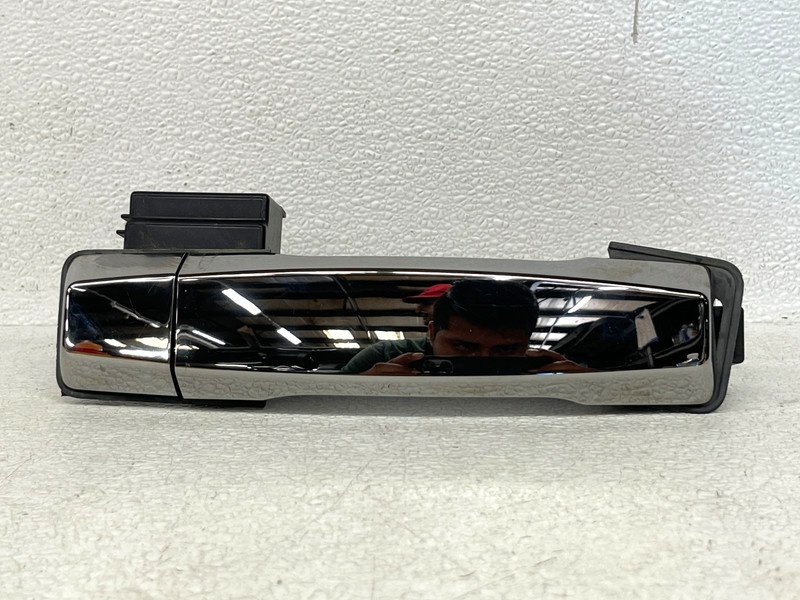⭐2018-2024 LINCOLN NAVIGATOR REAR LEFT EXTERIOR DOOR HANDLE SILVER OEM LOT2626