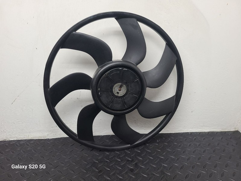 2005-2006 2009 Cadillac Escalade ESV Cooling Fan W/ Motor 7 Blade OEM 89023368