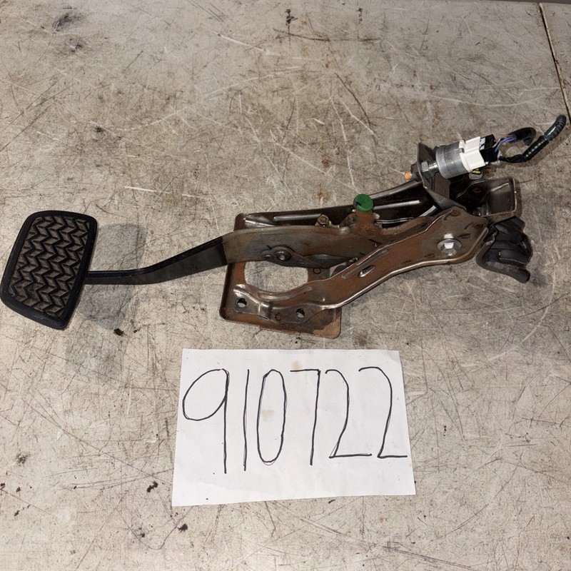 2007-09 LEXUS Rx350 BRAKE PEDAL & BRACKET W SENSOR OEM