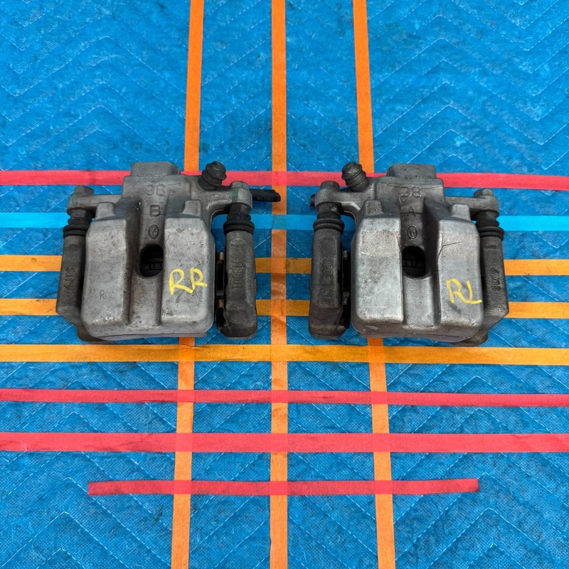 2013–2018 Toyota Avalon Rear Brake Calipers Set OEM