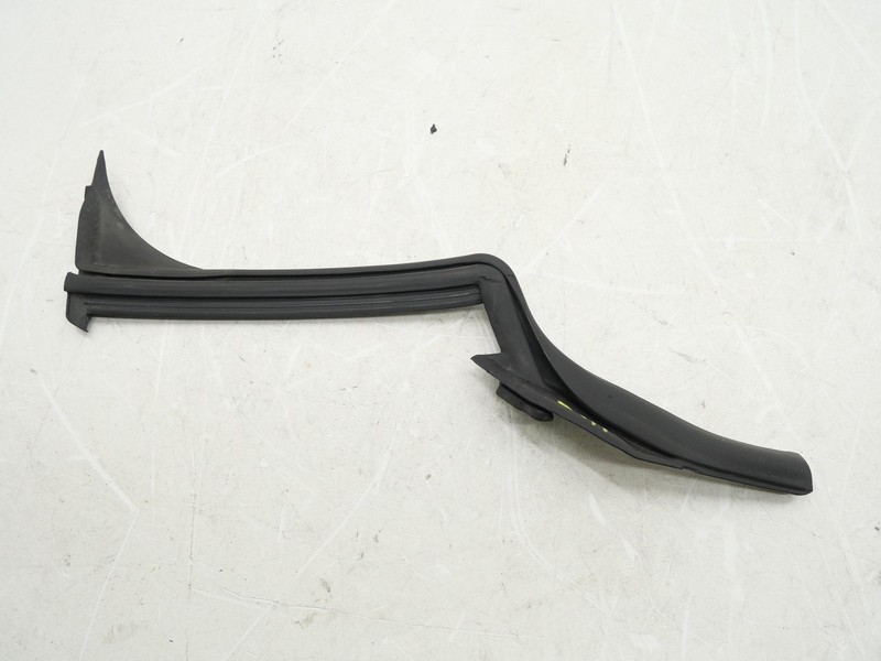 Used Rear Passenger Quarter Window Weather Strip RH 2016-2021 McLaren 570S OEM