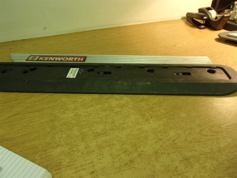 Kenworth S60-1504-601 RH Right T680 Door Entry Sill Trim *FREE SHIPPING*