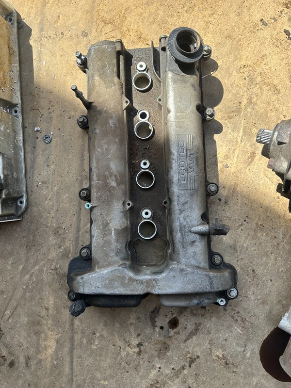 Cobalt HHR Malibu Cavalier Alero Grand Am Ion Vue 2.2 & 2.4 ENGINE VALVE COVER