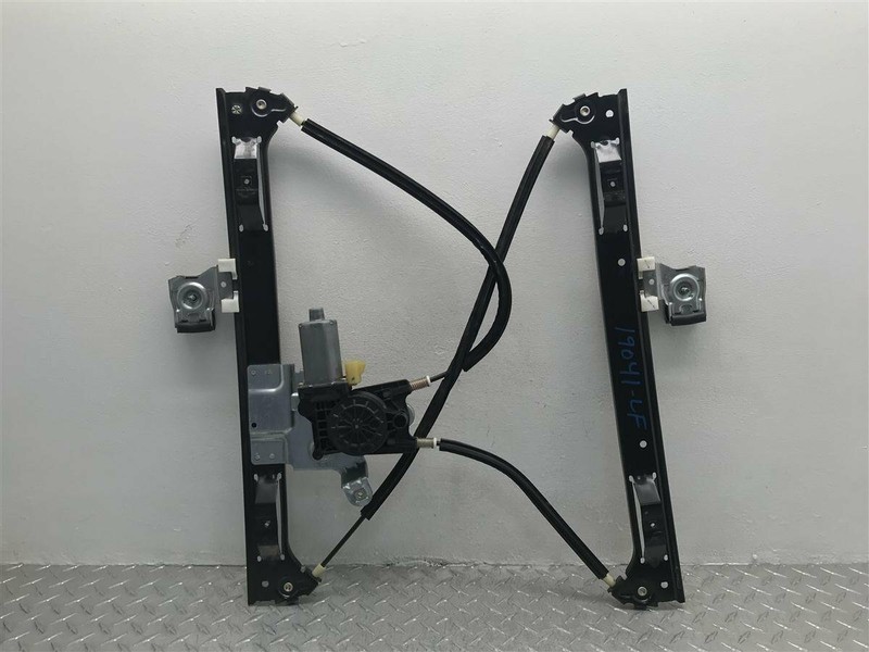 02-09 ENVOY FRONT LEFT DOOR WINDOW REGULATOR MOTOR OEM 125-02032L