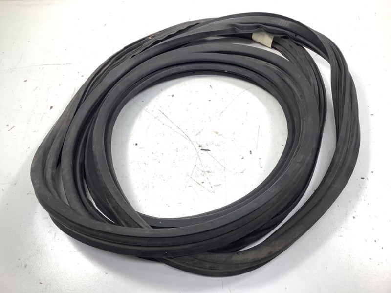 02-06 Acura RSX Tailgate Weatherstrip Lift Gate Body Seal 74440-S6M-003 OEM