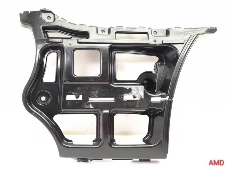 2008 BMW 335i 335xi 328xi 328i E90 Sedan Rear Right Bumper Cover Guide / Bracket