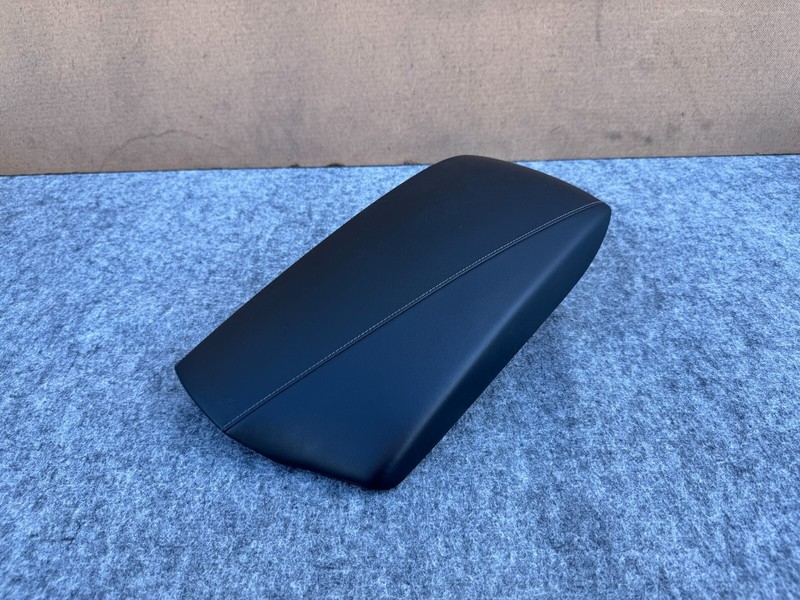 INFINITI QX50 QX55 2019-2024 OEM CENTER CONSOLE ARMREST ASSEMBLY (LEATHER/BLACK)