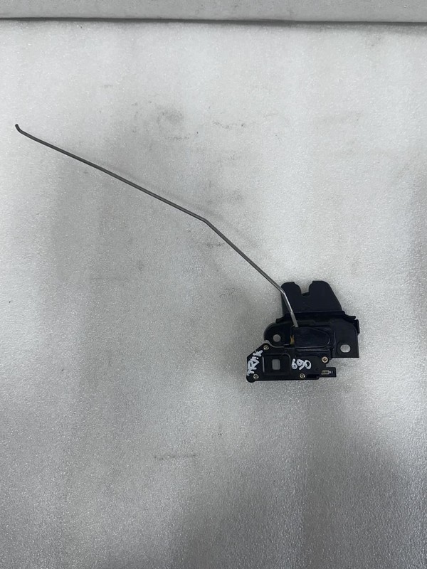 1995 1996 1997 1998 1999 2000 LEXUS LS400 TRUNK LID LATCH LOCK MECHANISM OEM