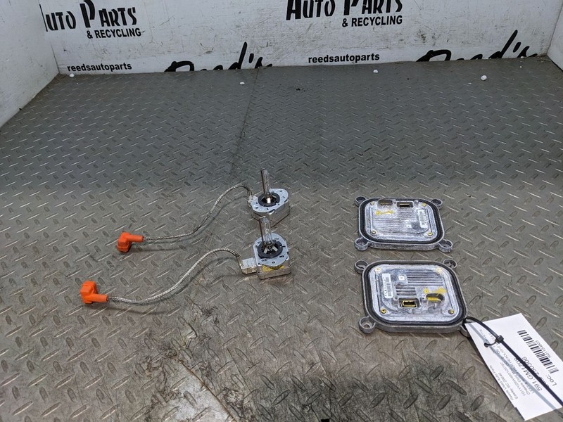 06-13 Chevrolet Corvette C6 Xenon HID Headlight Ballast Module Unit Pair 1184603