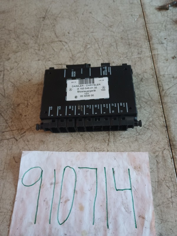98-05 Mercedes W163 ML350 ML500 ML55Front Right / Left Seat Control Module #2