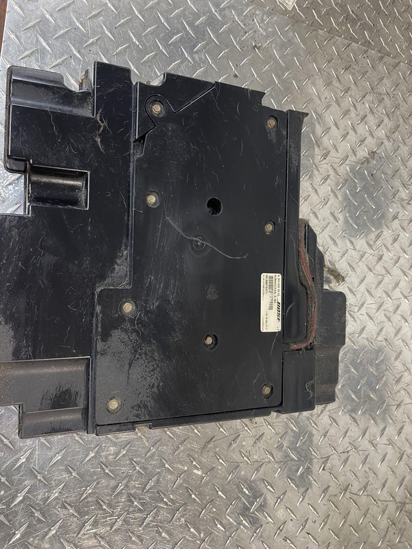 1998 - 2001 MERCEDES-BENZ W163 Ml430 Ml320 BOSE SUBWOOFER BASS BOX A1638200902