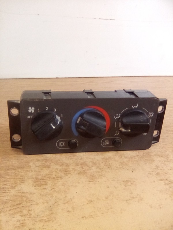 Mack OEM 29RD324AM Climate Control