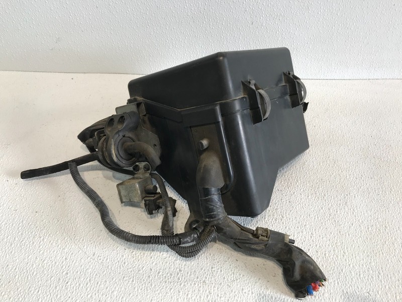 95-97 Volvo 960 Series Fuse Relay Box Junction Left Fender Mtd Unit