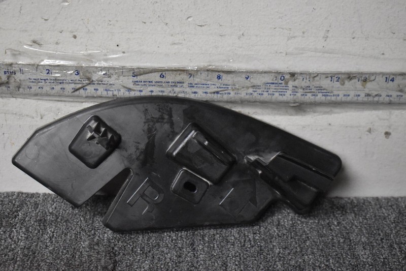 HYUNDAI RIGHT SIDE BRACKET FACTORY OEM
