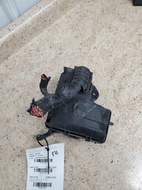 Fuse Box Engine Left Hand Engine Compartment Fits 12-14 VELOSTER 302392