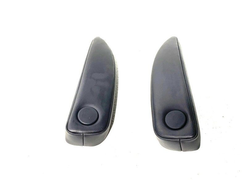 2018-2021 BUICK ENCLAVE 2ND ROW LEFT AND RIGHT SEAT ARMREST OEM #A0.30