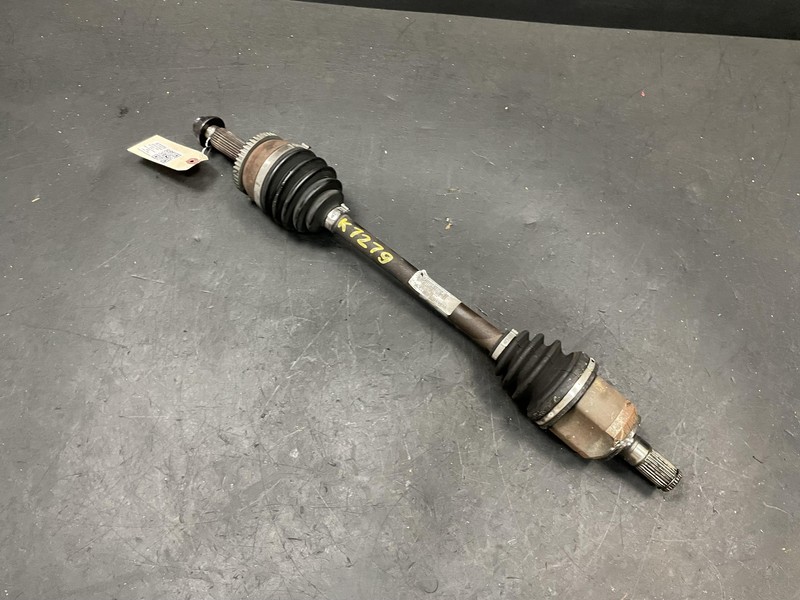 Front Left Axle Shaft 2018 Kia Soul 49500-B2500 2014 2015 2016 2017 2019