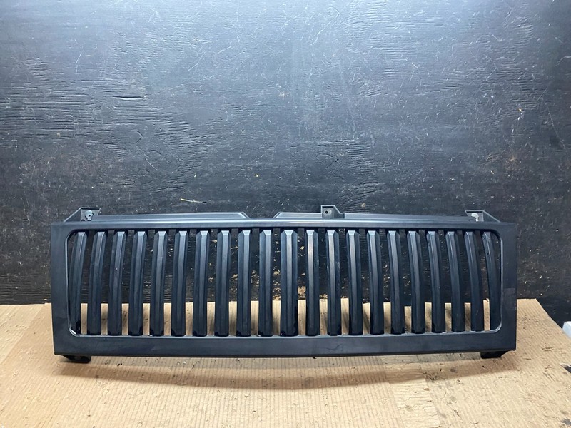 1999 to 2002 Chevrolet Silverado Matte Black ABS Vertical Grille W6172
