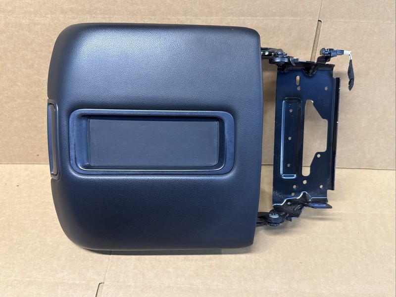 2016-2020 Suburban Tahoe Yukon Silverado Center Console Armrest Lid Cover Black
