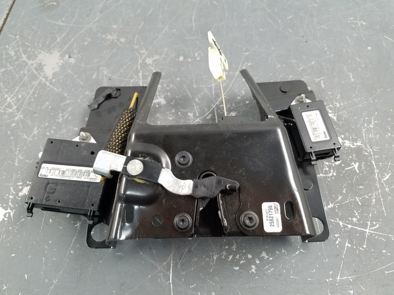 2012 Chevy Corvette C6 Grand Sport Vert Trunk Latch / Antenna #5134 X5