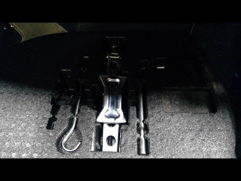 TSX 2012 Jack and Tools 1636759