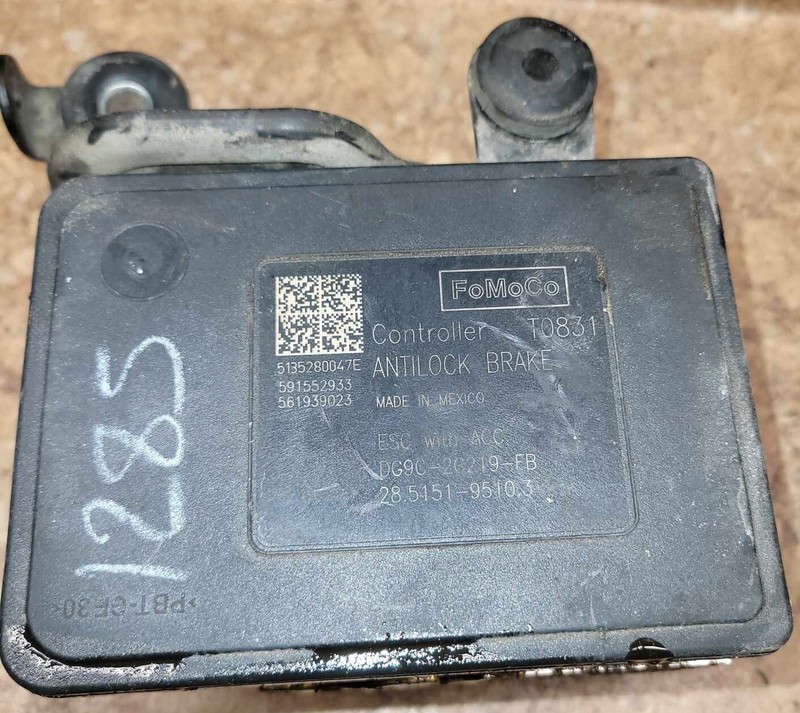 2013 2014 2015 2016 Ford Fusion Anti-Lock Brake Pump Module Control ABS Antilock