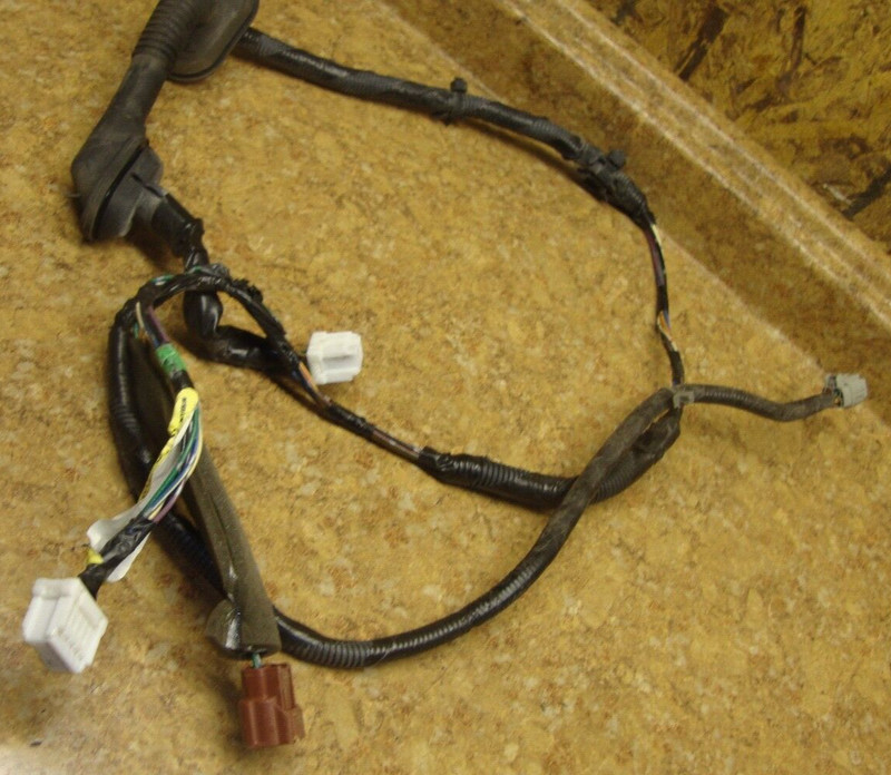 2005 Nissan Altima 2.5S 2.5 L S Left Middle Electrical Wire Harness Loom Wiring