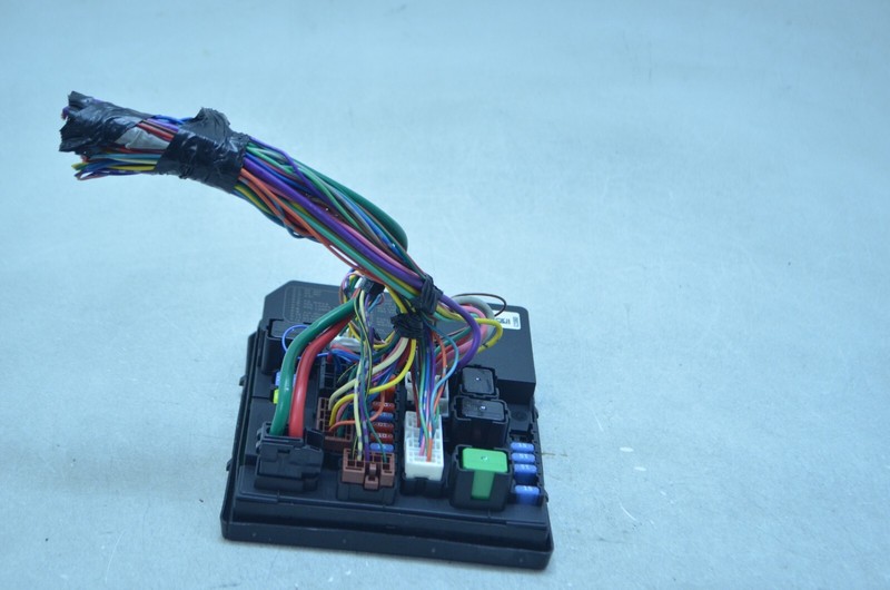 13-19 NISSAN SENTRA 1.8L FUSE RELAY BOX OEM