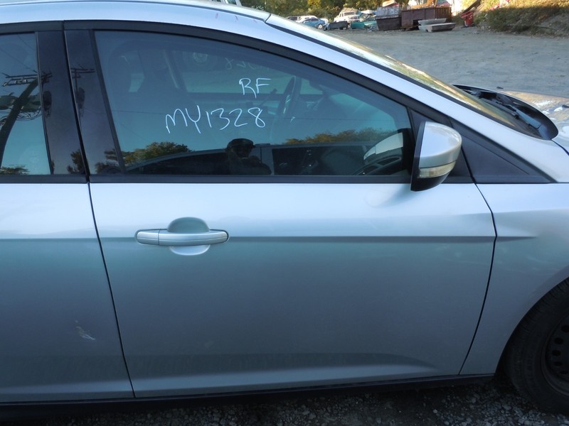 2012-2014 Ford Focus Front Door Assembly Passenger Right OEM UX W/O Auto Windows