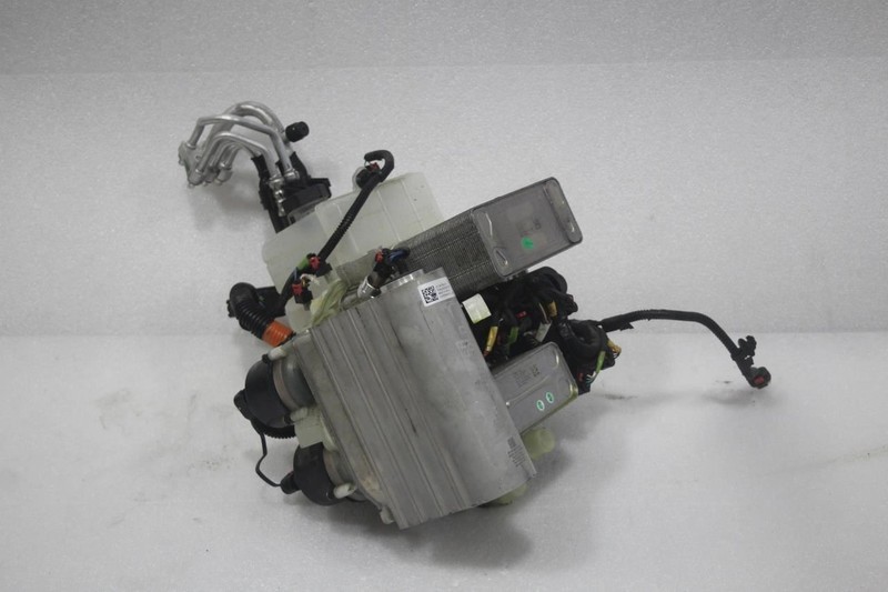2020 2021 2022 2023 TESLA MODEL Y SUPERMANIFOLD OCTOVALVE COOLANT CHILLER