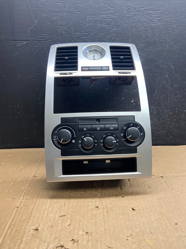 2008 to 2010 Chrysler 300 Dash Heater A/C Climate Control Radio Panel AD2219 DG