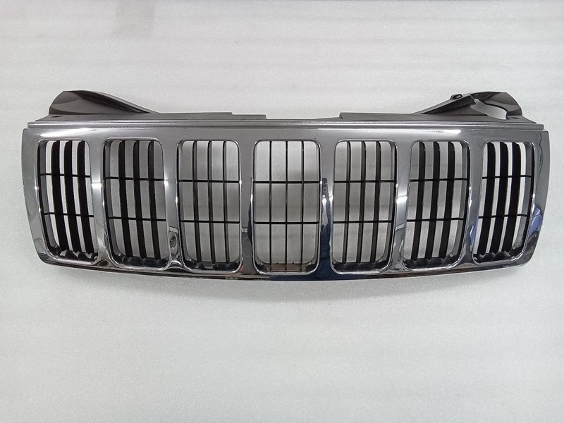 2005-2007 Jeep Grand Cherokee 1926 B Front Upper Chrome Grille 55156814AE