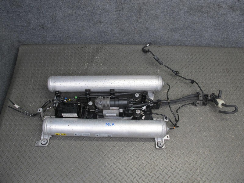 2017-2020 MASERATI LEVANTE M161 AIR SUSPENSION COMPRESSOR PUMP W RESERVOIRS