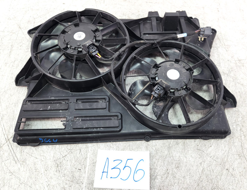 ✅ 15-23 OEM Ford Mustang GT 5.0L Engine Radiator Cooling Fan Motor Assembly 7k*