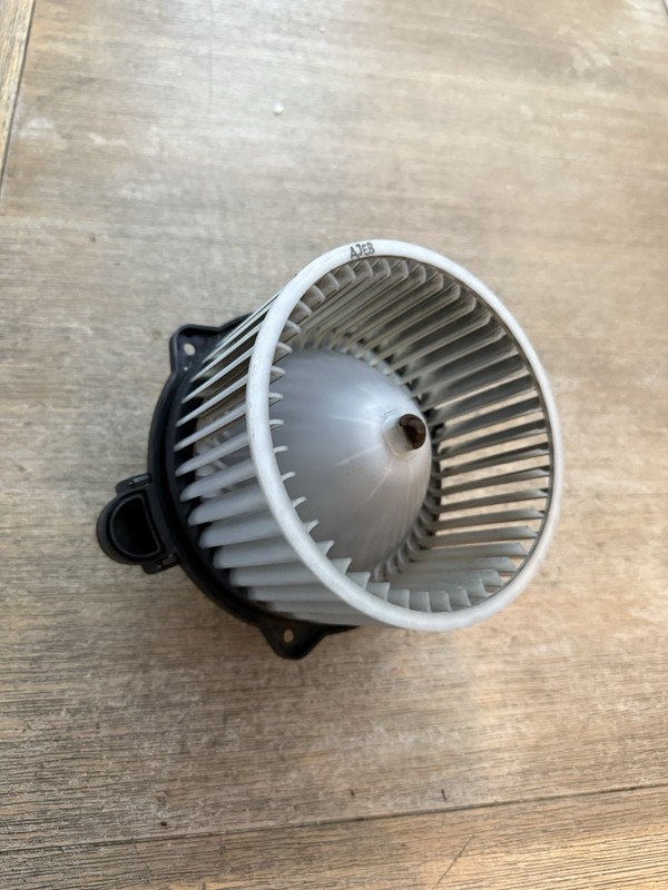 06 07 08 09 HYUNDAI TUCSON BLOWER MOTOR OEM