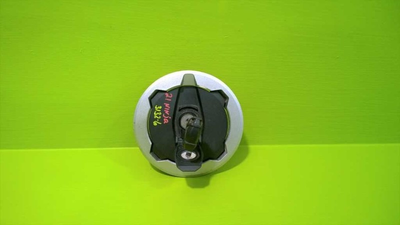 21 KAWASAKI NINJA ZX-6R 650cc FUEL GAS CAP W/KEY OEM 3132-6