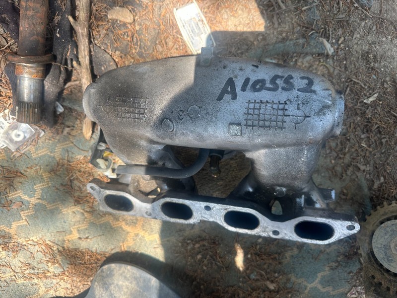 01-09 TOYOTA PRIUS OEM 1.5 INTAKE MANIFOLD & THROTTLE BODY
