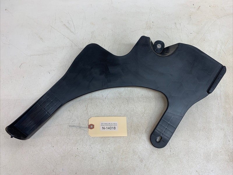 ⚡️17-23 TESLA 3 TRUNK RH SIDE TRIM PANEL SUPPORT BRACKET 1500372-00-A 14018 B80