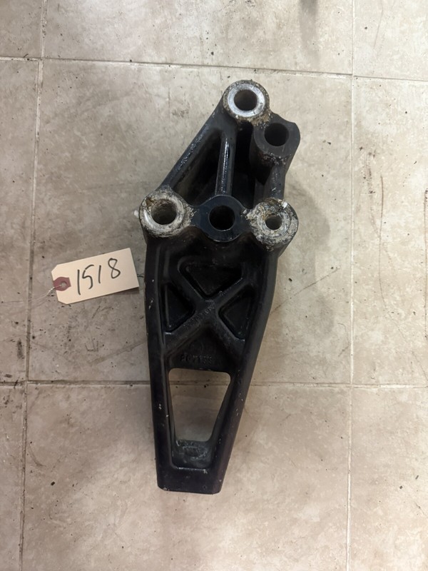 VOLVO CAB MOUNT SUPPORT, BRACKET 20719976