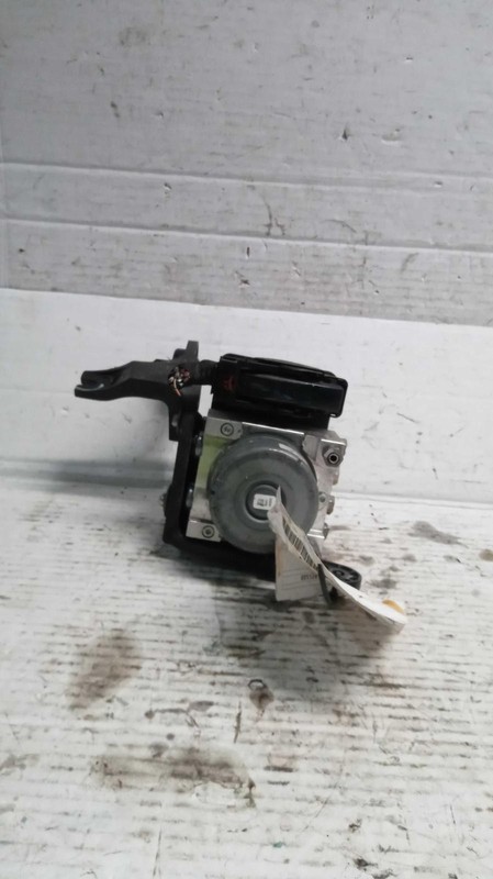 Used ABS Pump and Motor Assembly fits: 2018 Gmc Terrain assembly w/o pre-crash s