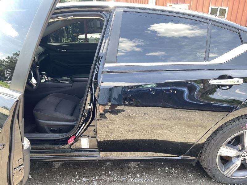 2019-2024 NISSAN ALTIMA LEFT ROCKER W/POST BLACK PC:KH3 2.5L AT FWD 99K S 56082