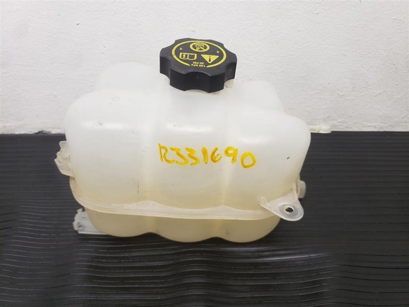18-23 Chevrolet Traverse Radiator Coolant Reservoir Tank OEM 84403735