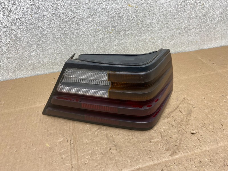 1994 to 1995 Mercedes E Class W124 Right Passenger RH Side Tail Light Y9000 DW