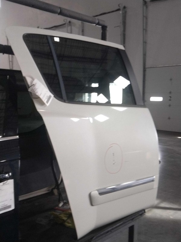 2015 Nissan Armada Rear Right Door White OEM 358411, 154k Miles, Used