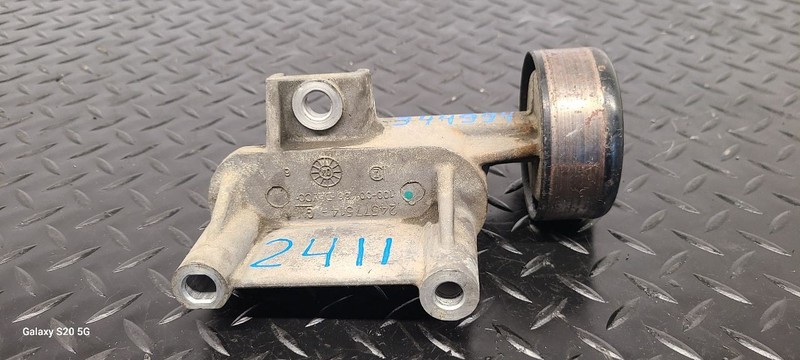 02-09 Chevrolet Trailblazer 4.2L Idler Puller W/ Bracket OEM 12618111